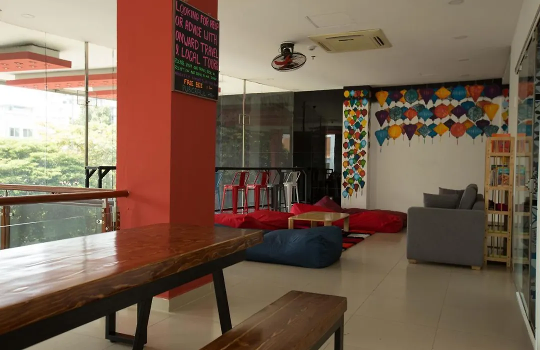 Vietnam Backpacker Hostels - Saigon-1